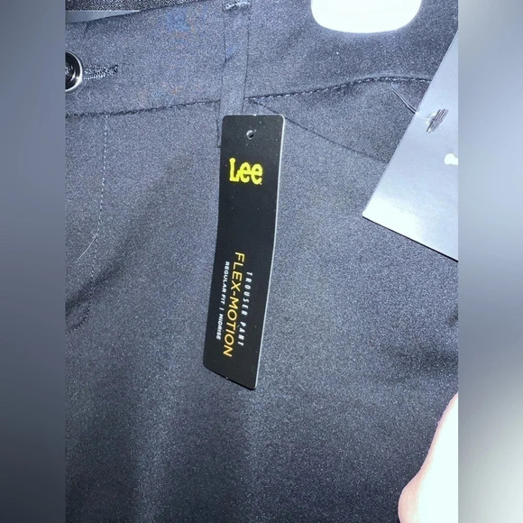 NWT | Lee | Flex Motion Regular Fit Trousers in  Black | Size 4 [88] - Picture 4 of 7